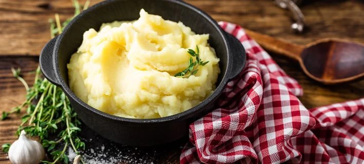 Το μαγείρεμα είναι εύκολο και γρήγορο αρκεί να ξέρεις πως – Πουρές πατάτας χωρίς βρασίματα και κοψίματα